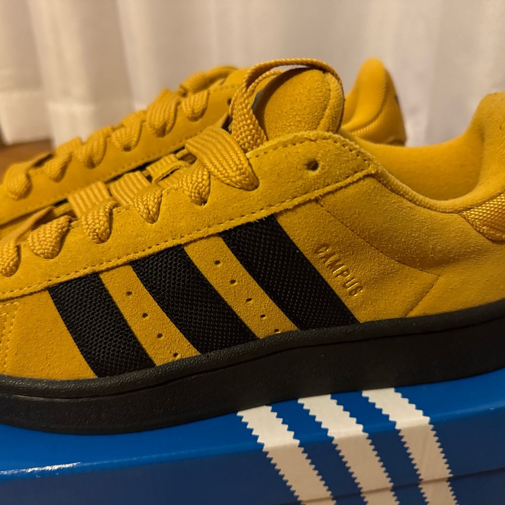 NWT Adidas Men’s Campus Yellow Sneakers!!! - Picture 4 of 9